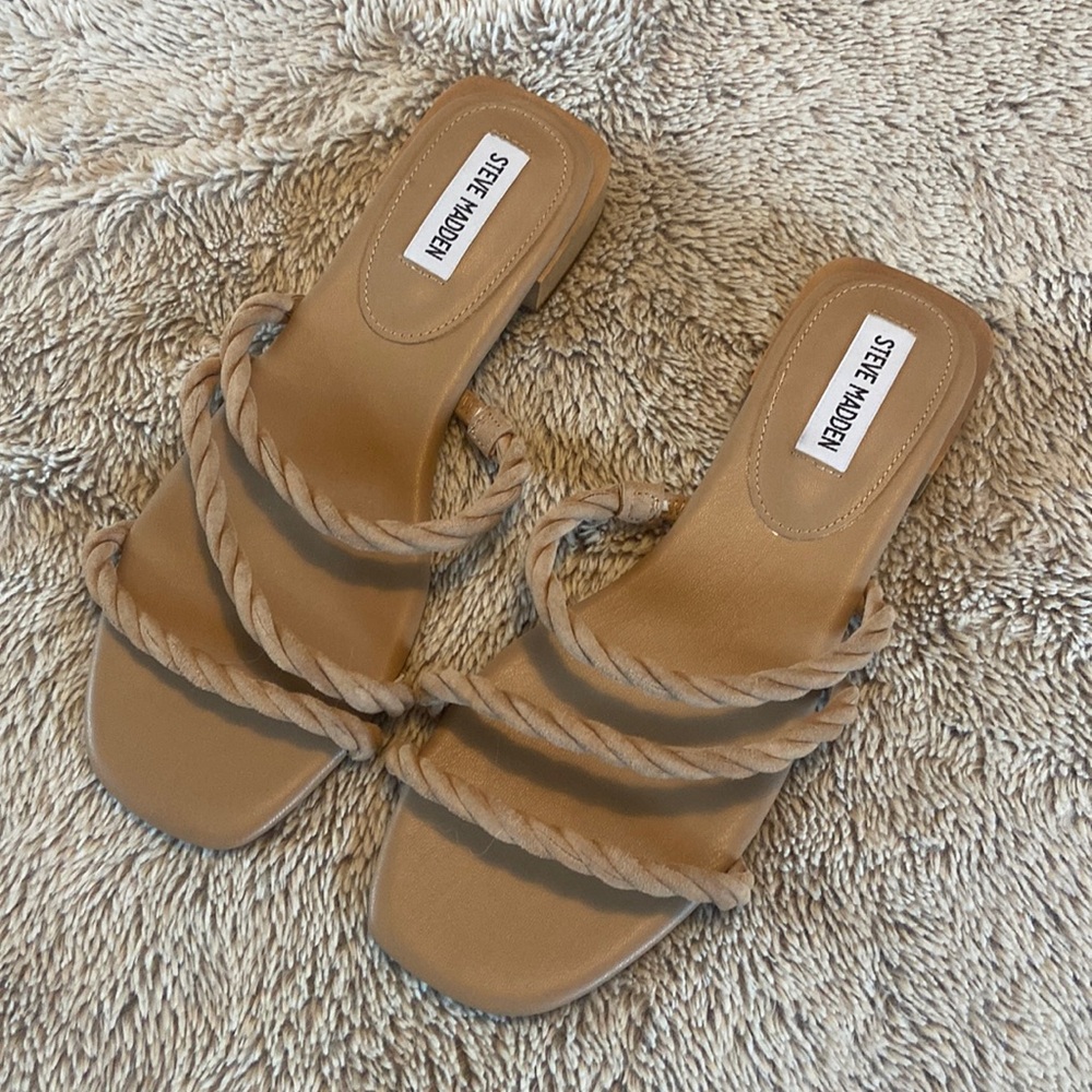 Steve Madden Strappy flats
